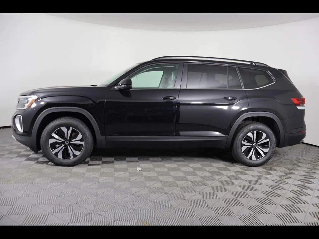 New 2026 Black Volkswagen 2.0T SE image 2