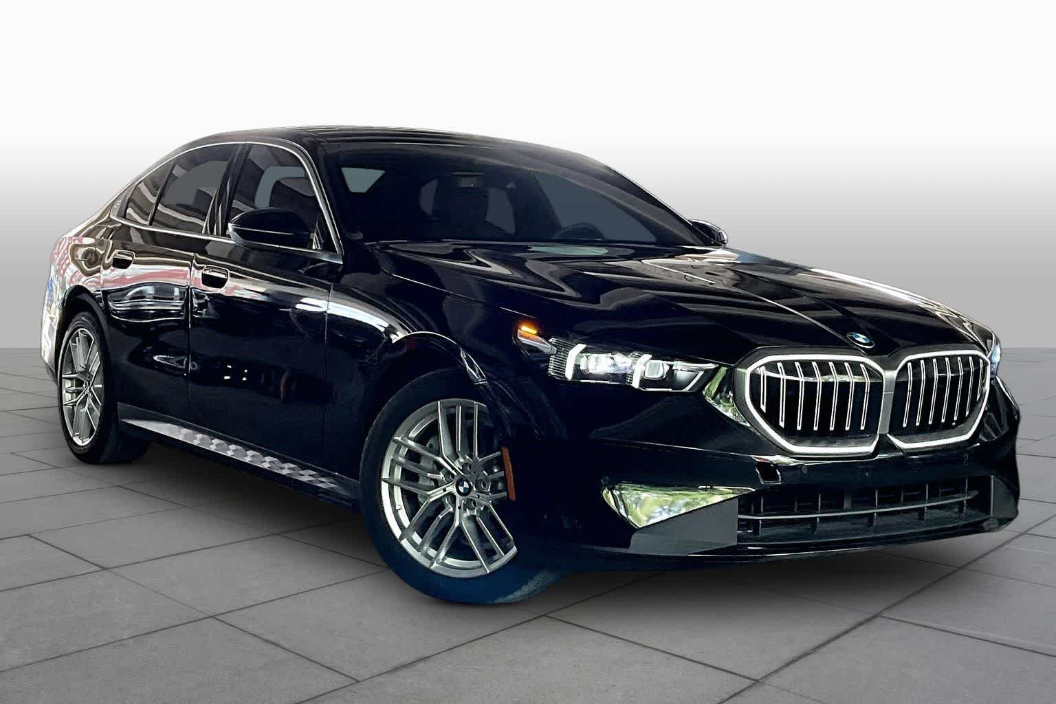 Used 2025 Black Sapphire Metallic BMW 530i image 2