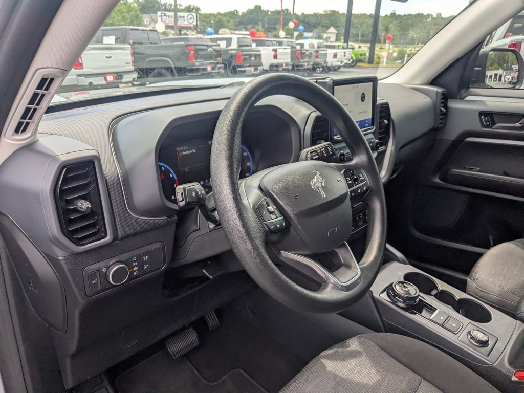 Used 2021  Ford Base image 13