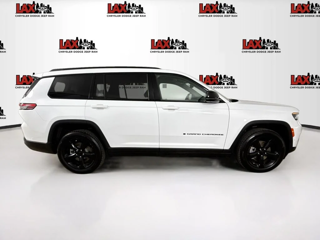 Used 2022 White Jeep Limited image 8