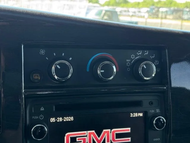 Used 2021 ONYX BLACK GMC CARGO image 33