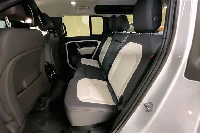 Certified Used 2024 White Land Rover X-Dynamic SE image 14