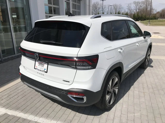 New 2026 Pure White Volkswagen SE image 7