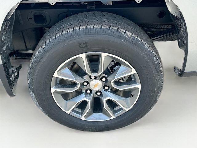 New 2026 Sterling Gray Metallic Chevrolet LT (2FL) image 33