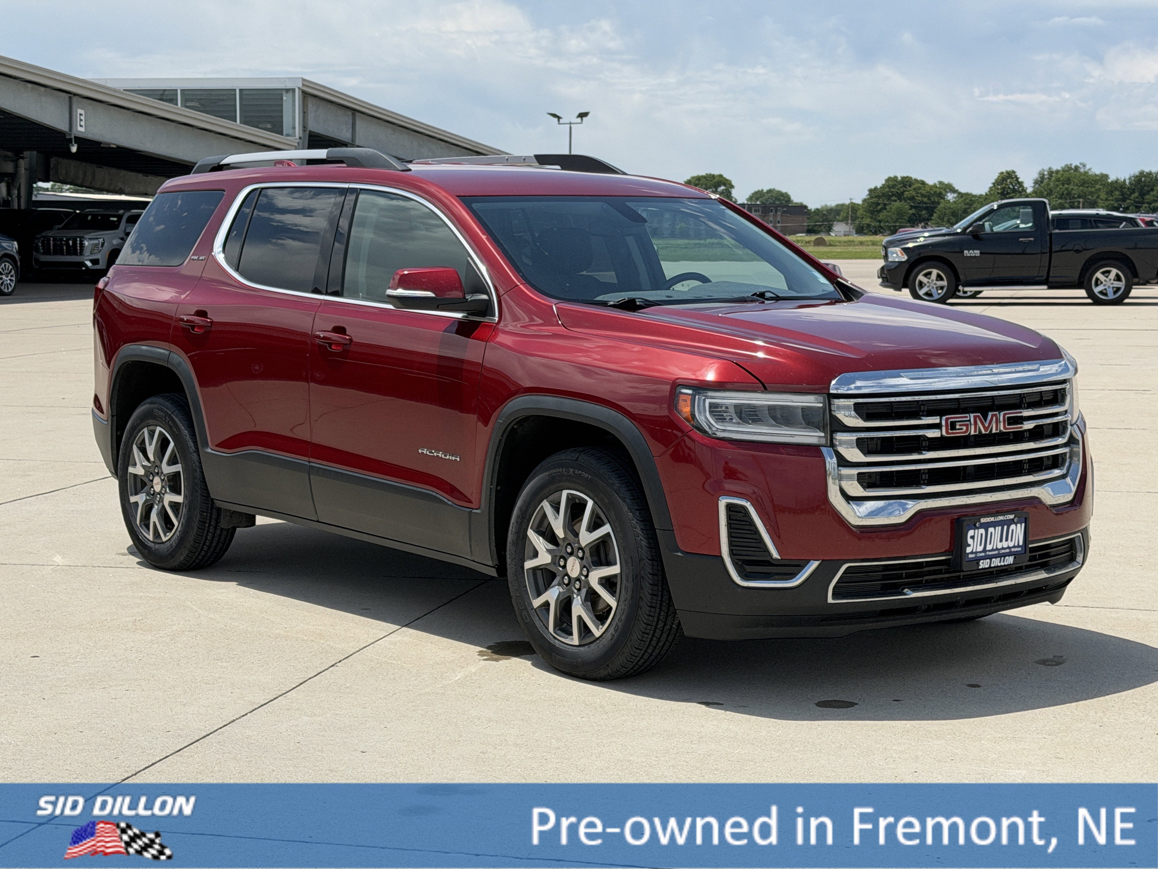 Used 2020 Red Quartz Tintcoat GMC SLE image 2