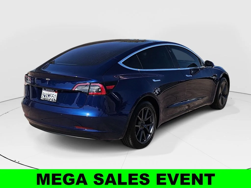 Used 2018 Blue Tesla Long Range image 3