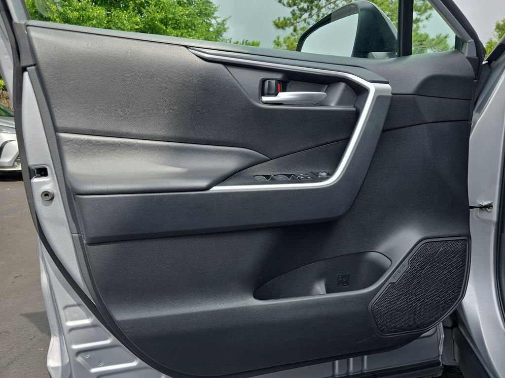 Certified Used 2025 Silver Toyota XLE image 29