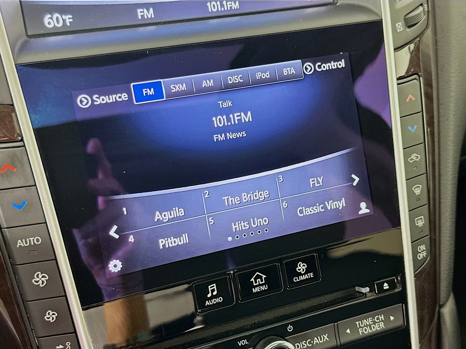 Used 2017 Black Obsidian INFINITI 3.0t Premium image 15