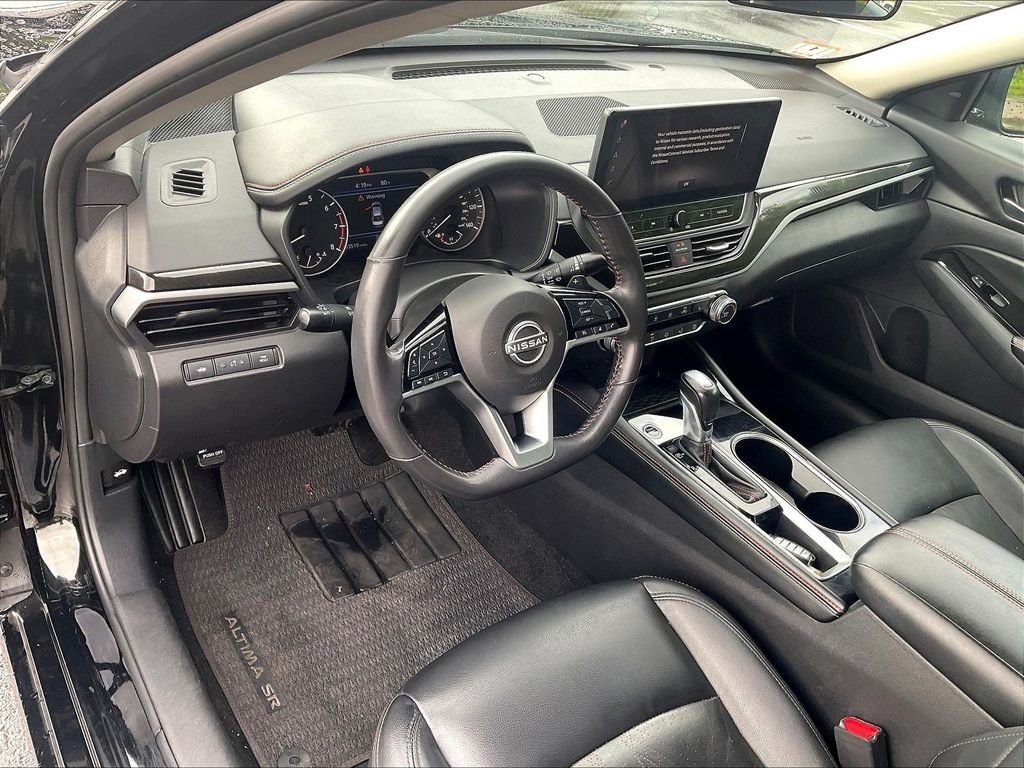 Used 2024 Black Nissan 2.5 SR image 8