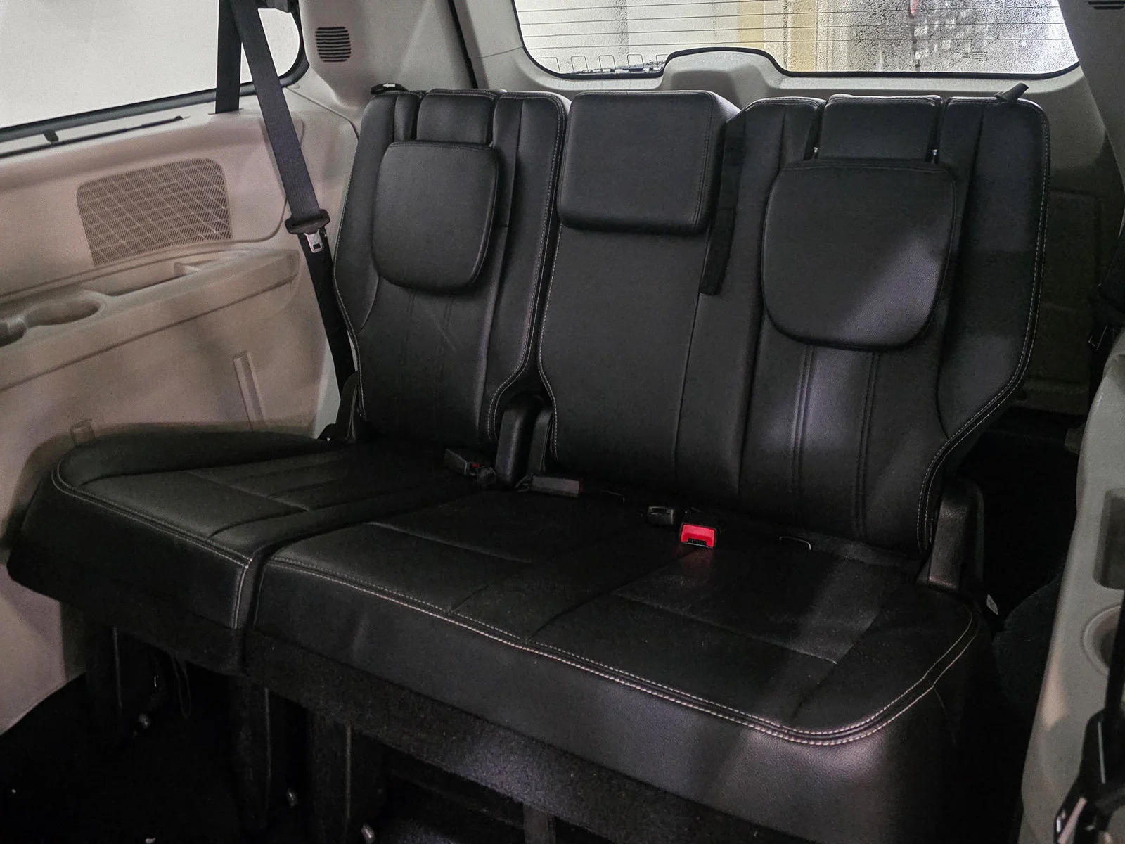 Used 2013 Black Chrysler Touring-L image 25