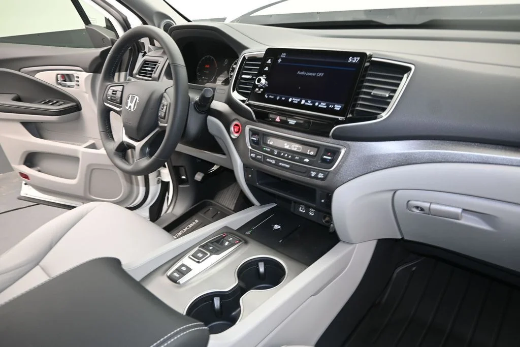 New 2026 Platinum White Pearl Honda RTL image 26