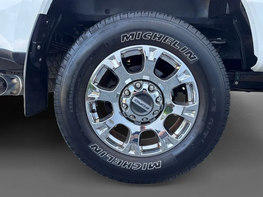 Used 2020 White Ford Lariat image 10