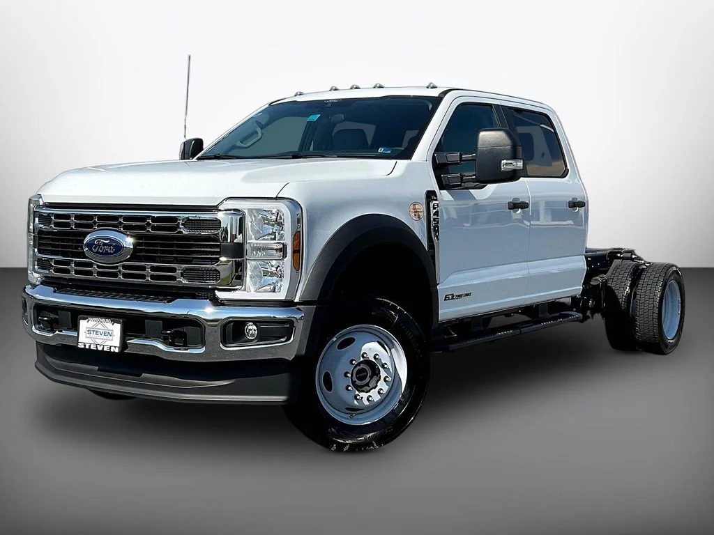 New 2026 Oxford White Ford F-450® XL image 2