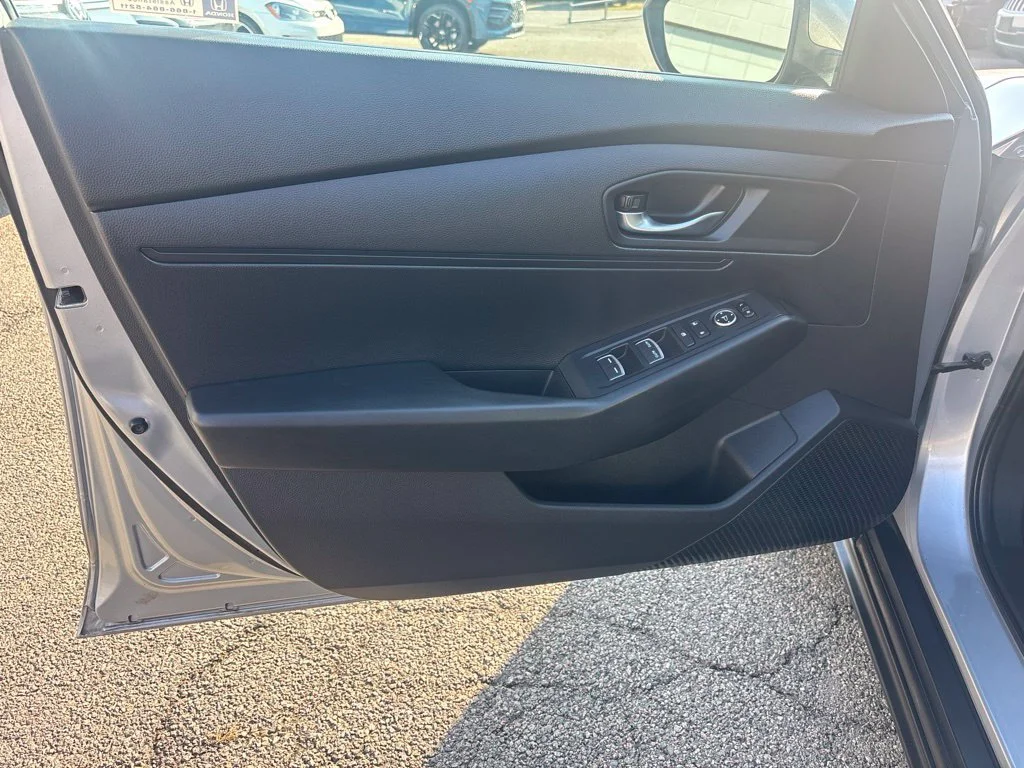Used 2023 Silver Honda LX image 10