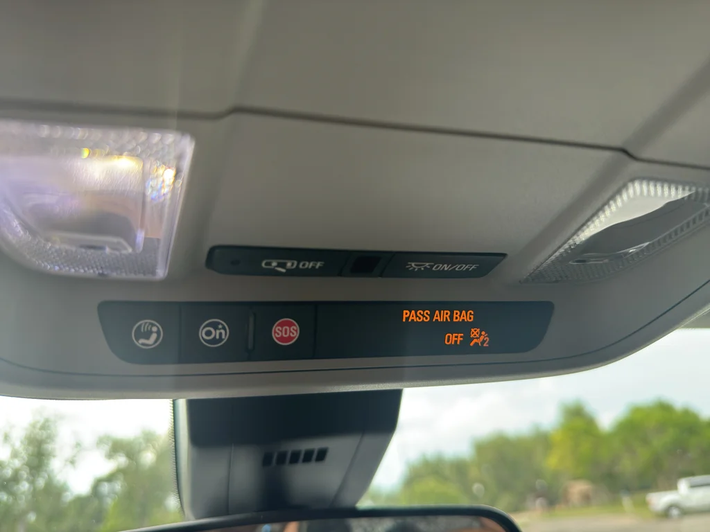 Used 2021 Summit White Chevrolet LT image 39