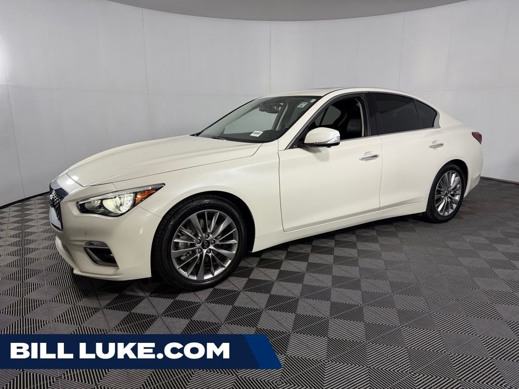 Used 2023 White INFINITI LUXE image 1