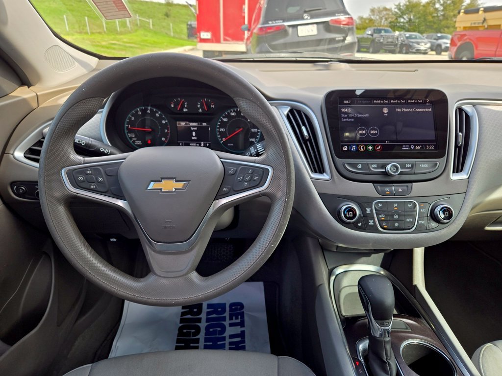 Used 2022 Gray Chevrolet LT image 17