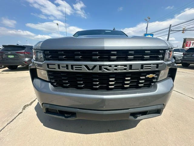 Used 2020 Gray Chevrolet Custom image 33