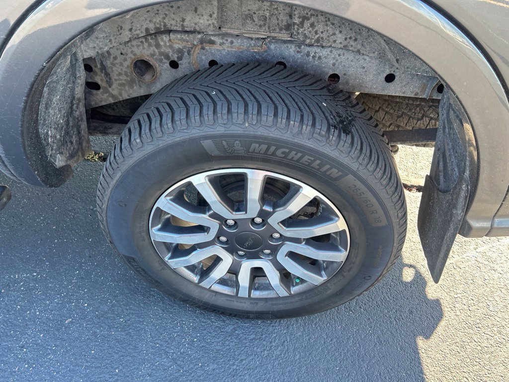 Used 2019 Magnetic Ford Lariat image 16