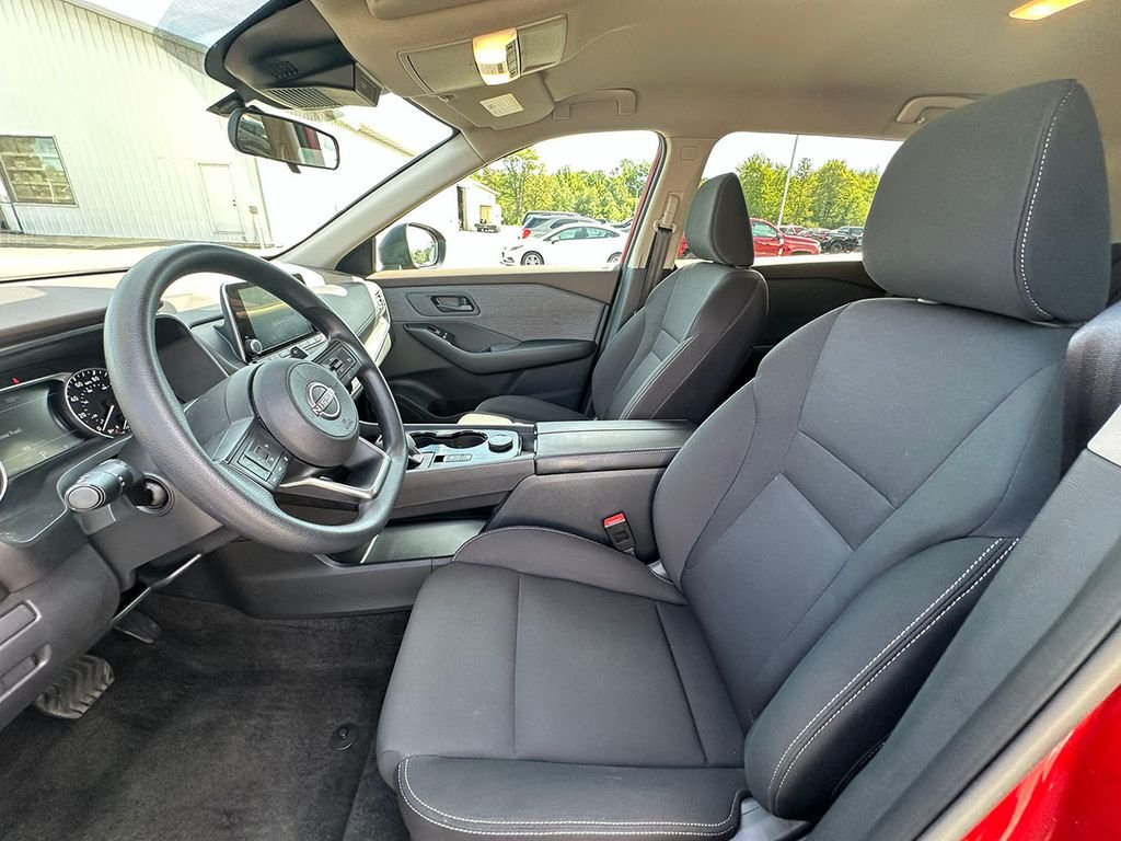 Used 2023 Red Nissan S image 3