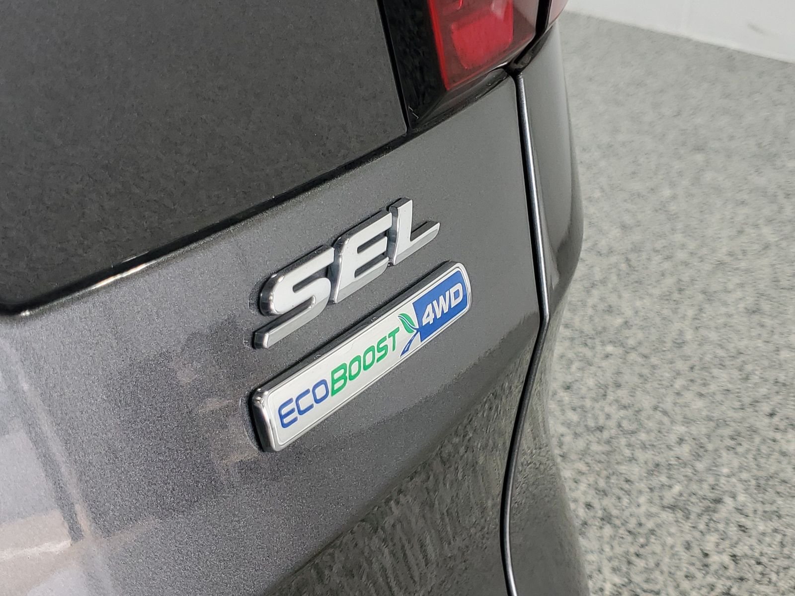 Used 2019 Gray Ford SEL image 30