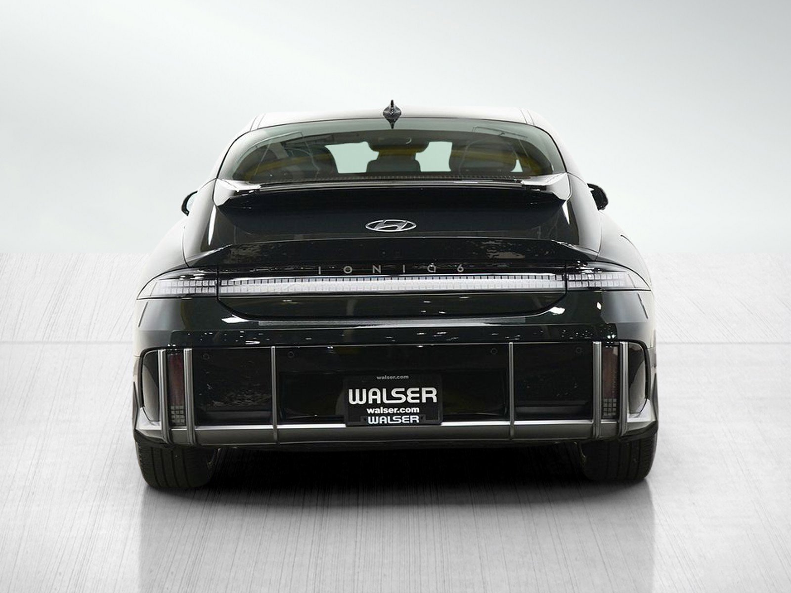 Certified Used 2023 Digital Green Hyundai Limited AWD image 5