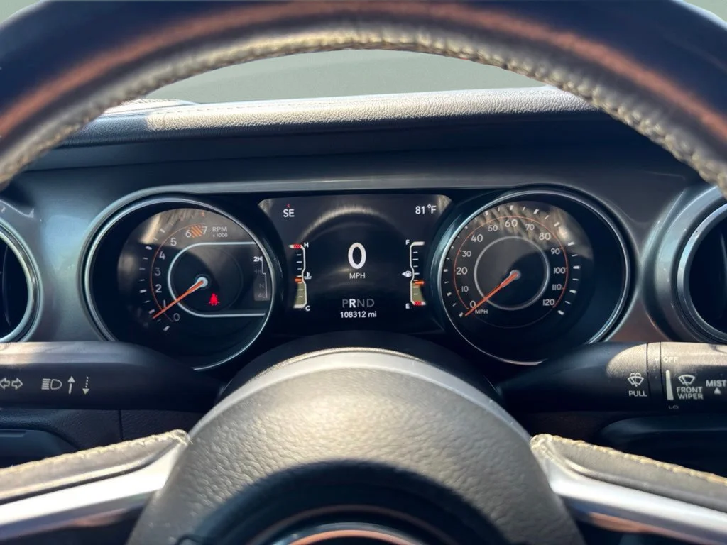 Used 2018 Sting-Gray Clearcoat Jeep Sahara image 16