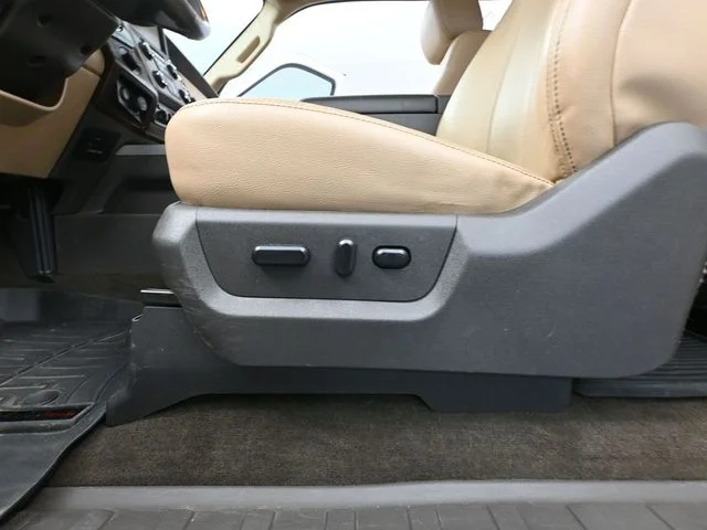 Used 2015 White Ford Lariat image 21