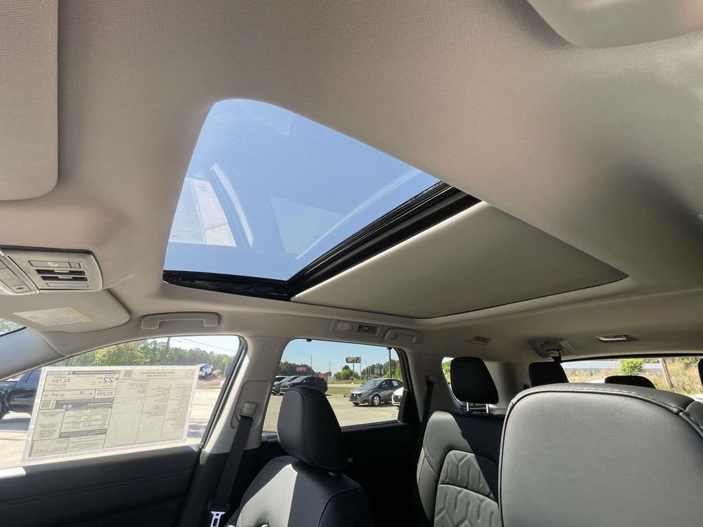 New 2026 Everest White Pearl TriCoat Nissan Platinum image 18