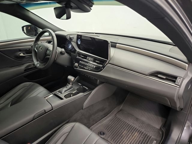 Used 2024 Gray Lexus 300h F SPORT Handling image 40
