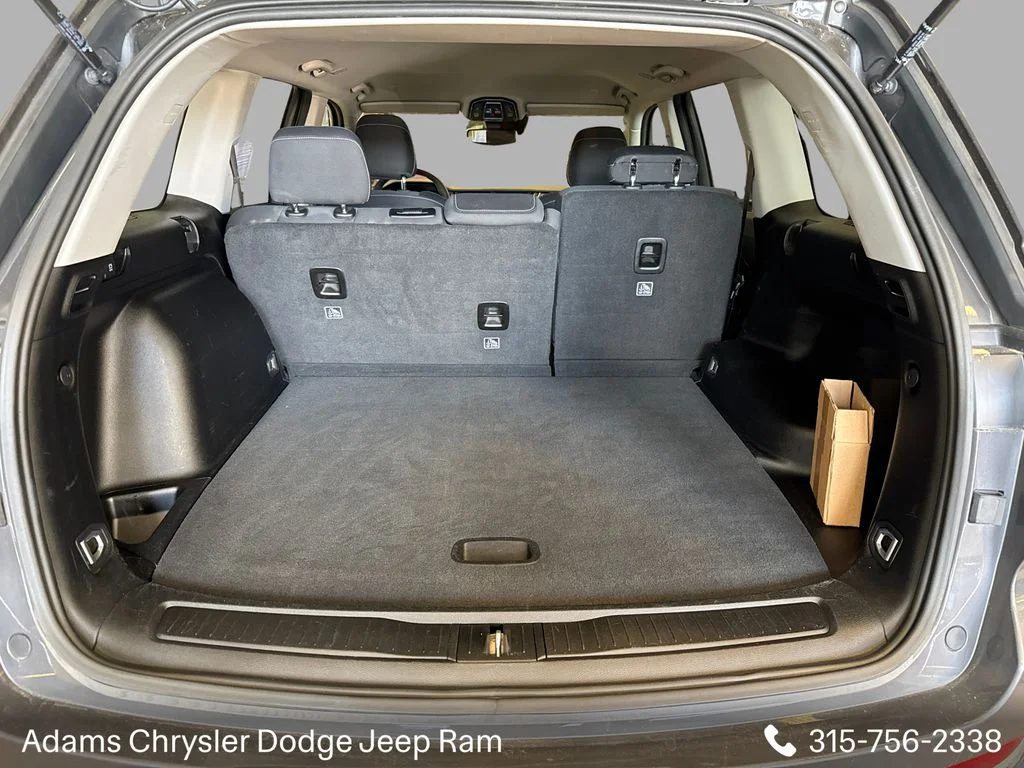 Used 2023 Gray Jeep Laredo image 8