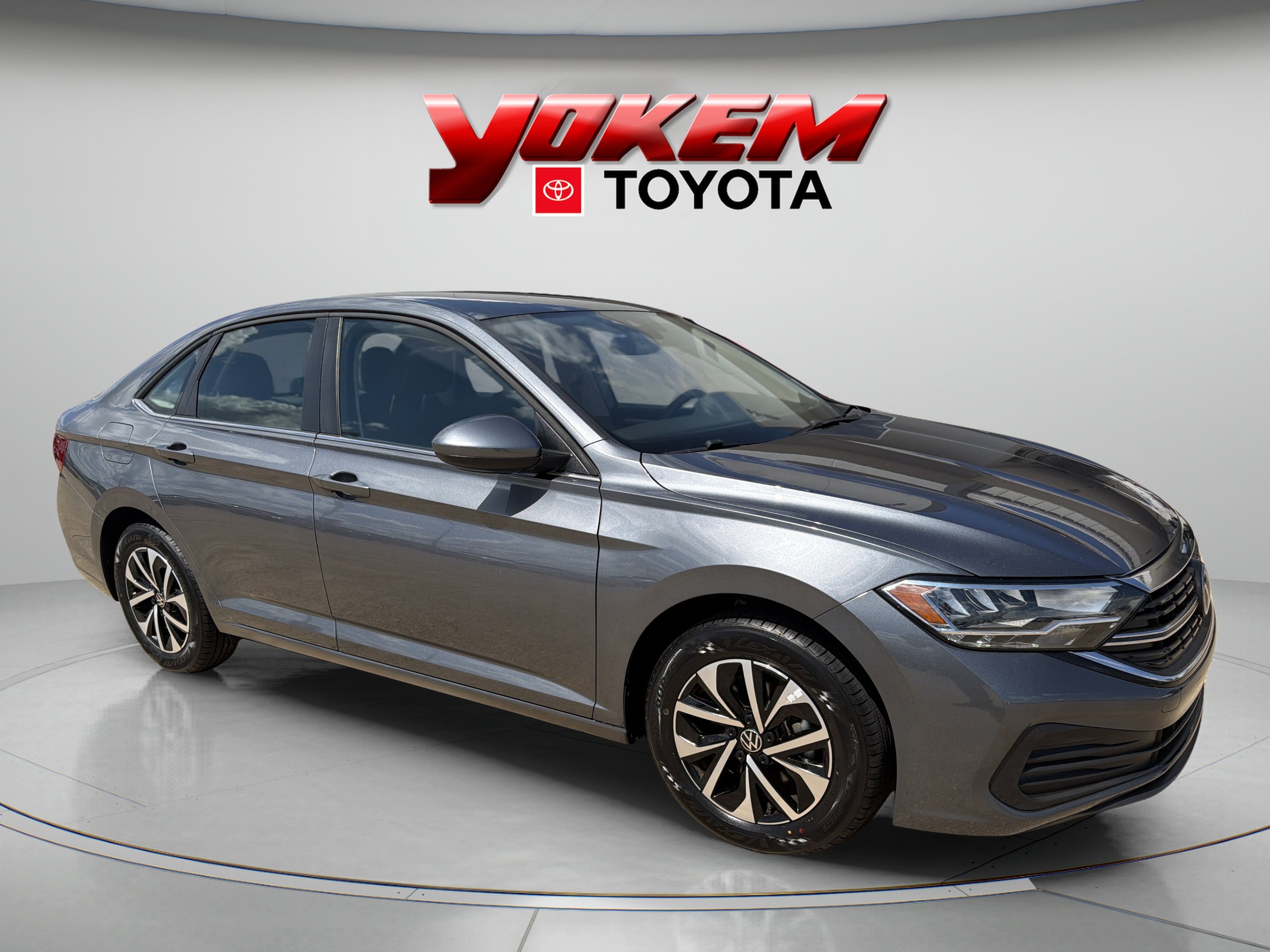 Used 2024 Gray Volkswagen S image 9