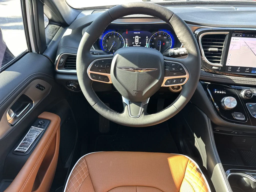 New 2026 Bright White Clear-Coat Exterior Paint Chrysler Pinnacle image 12