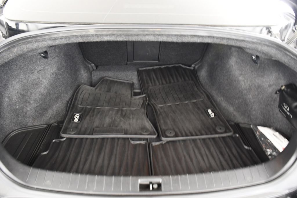Used 2018 Black Obsidian INFINITI Sport image 24