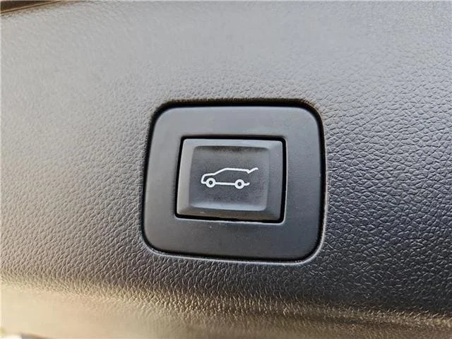 Used 2023 Ebony Twilight Metallic Buick Essence Front-Wheel Drive image 9