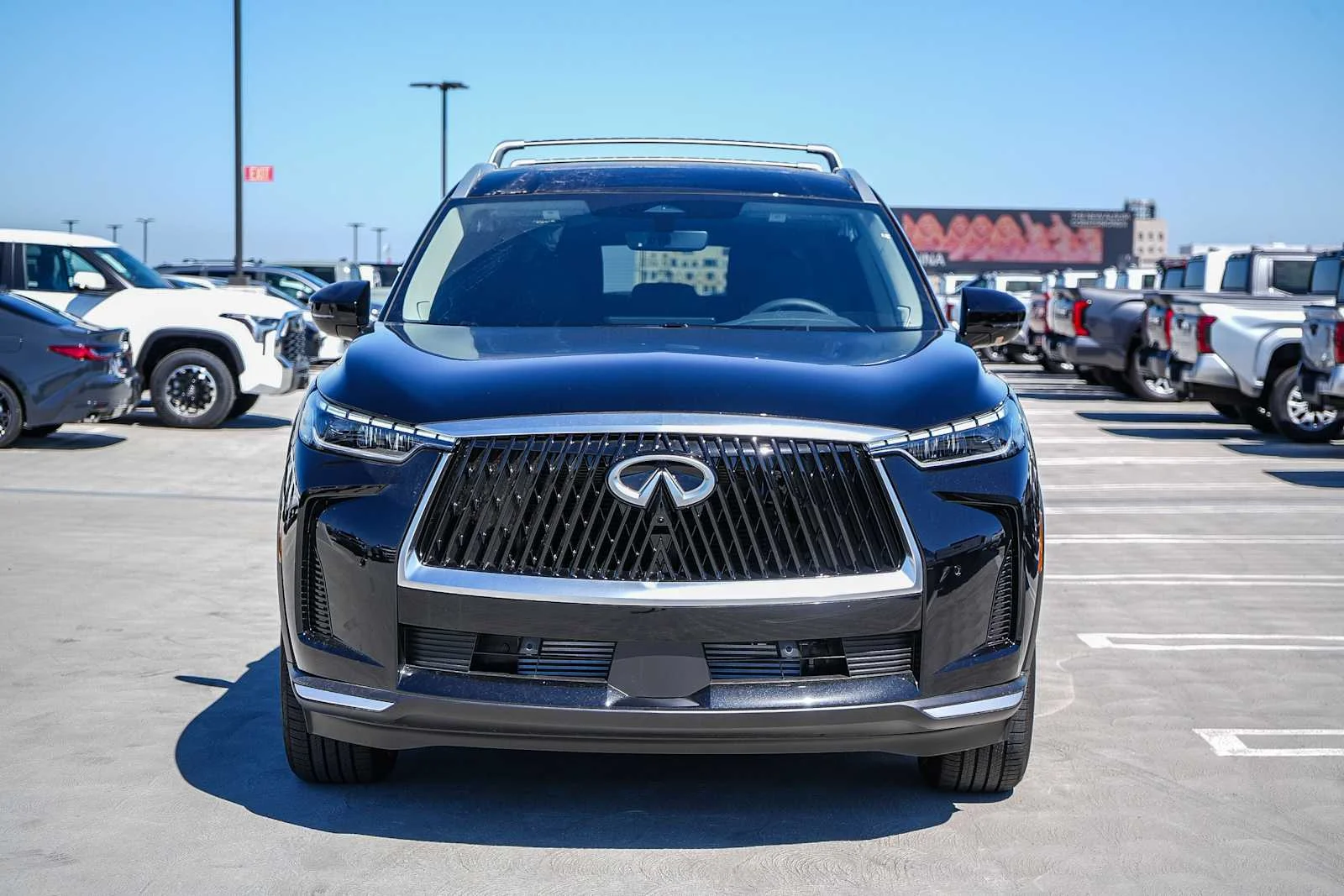 New 2027 MINERAL BLACK INFINITI Luxe FWD image 2