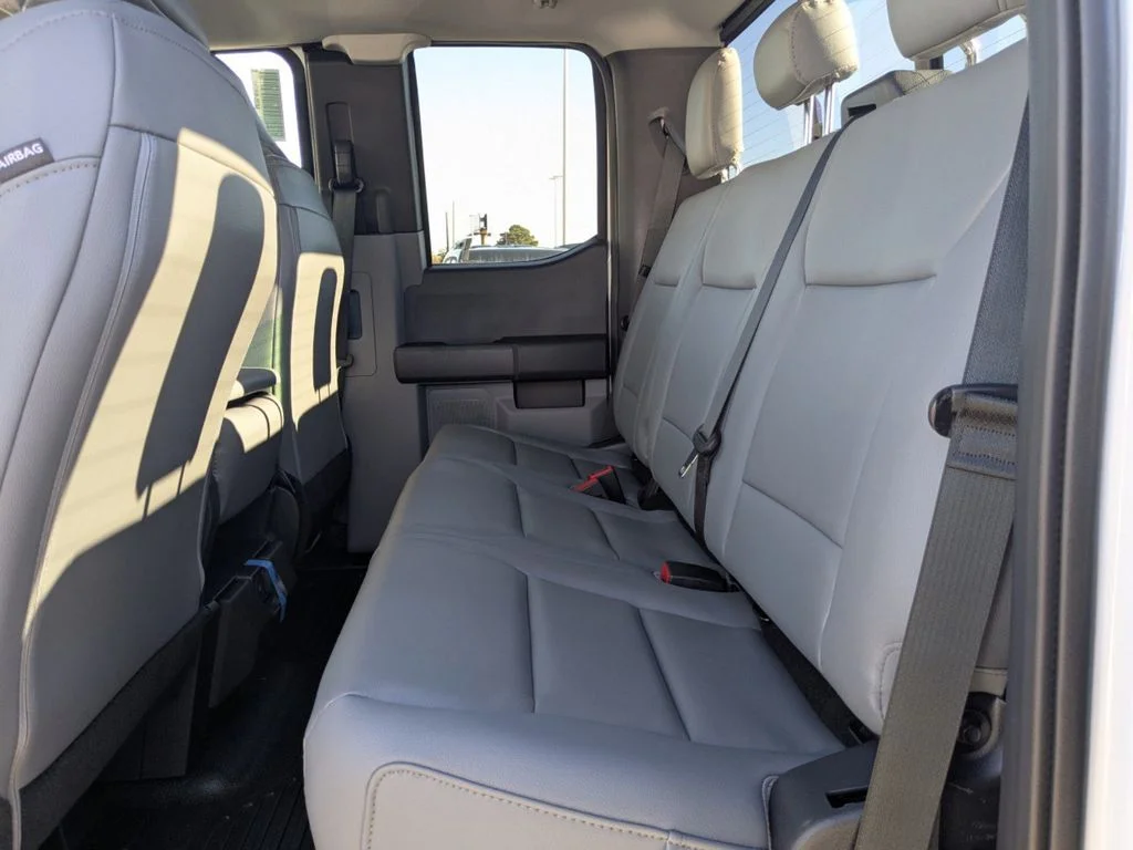 New 2026 Oxford White Ford XL image 15