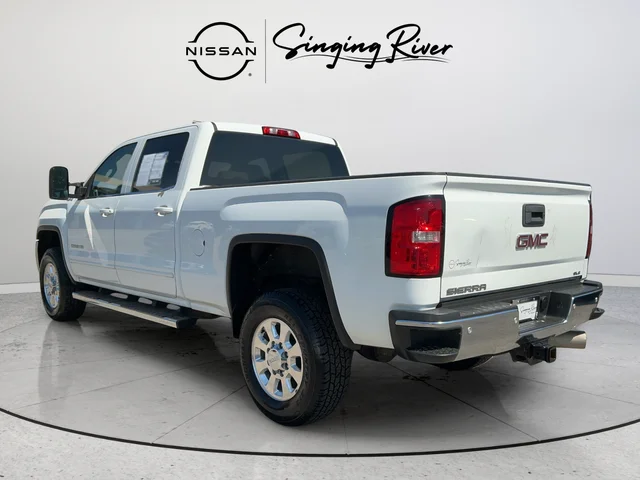 Used 2015 White GMC SLE image 6