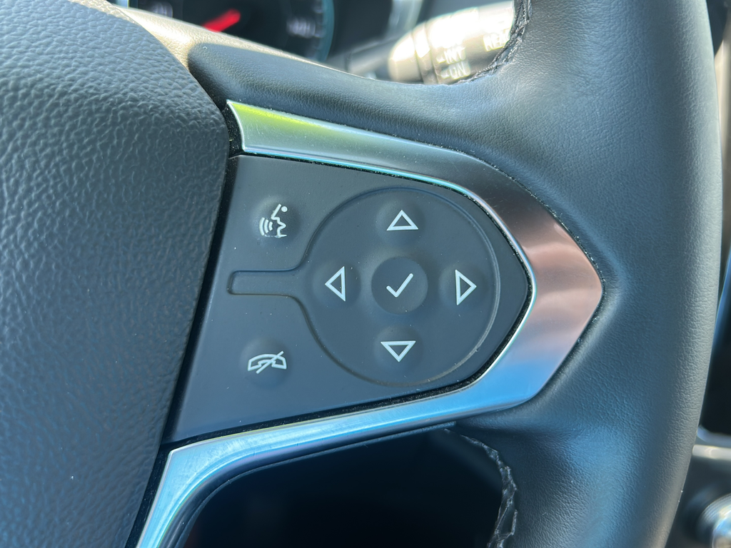 Used 2023 White Chevrolet LT image 17