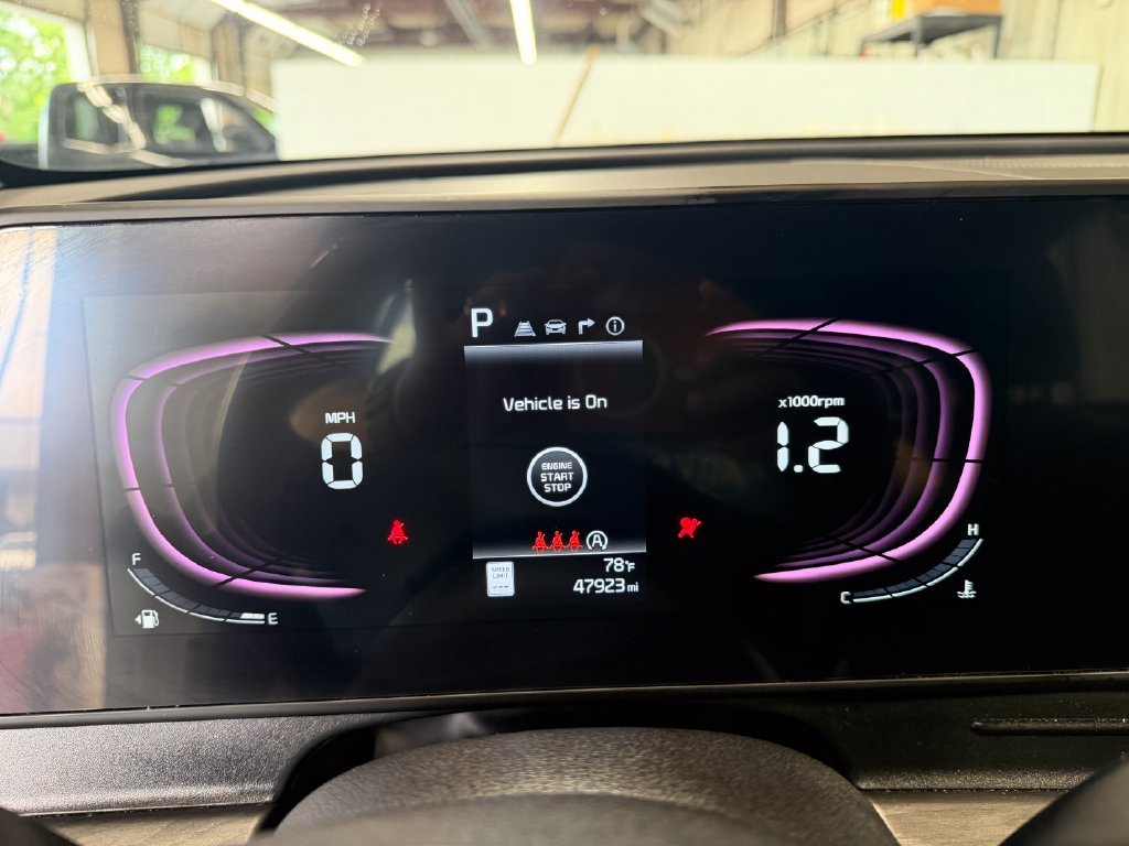 Used 2024 White Kia X-Line image 13