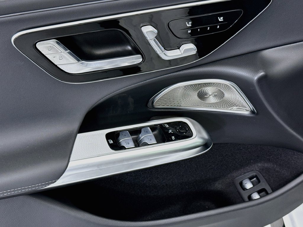 New 2027 MANUFAKTUR Moonlight White Magno Mercedes-Benz E 53 AMG® image 23