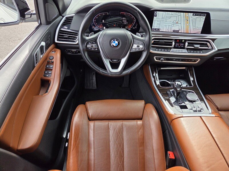 Used 2019 White BMW xDrive50i image 19