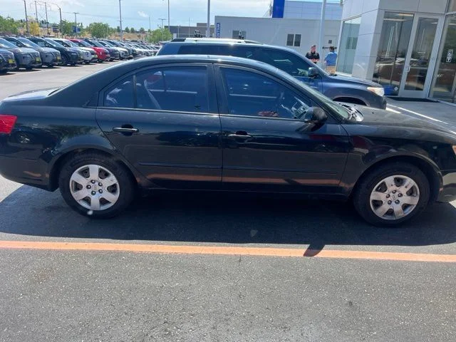Used 2009 Black Hyundai GLS image 6
