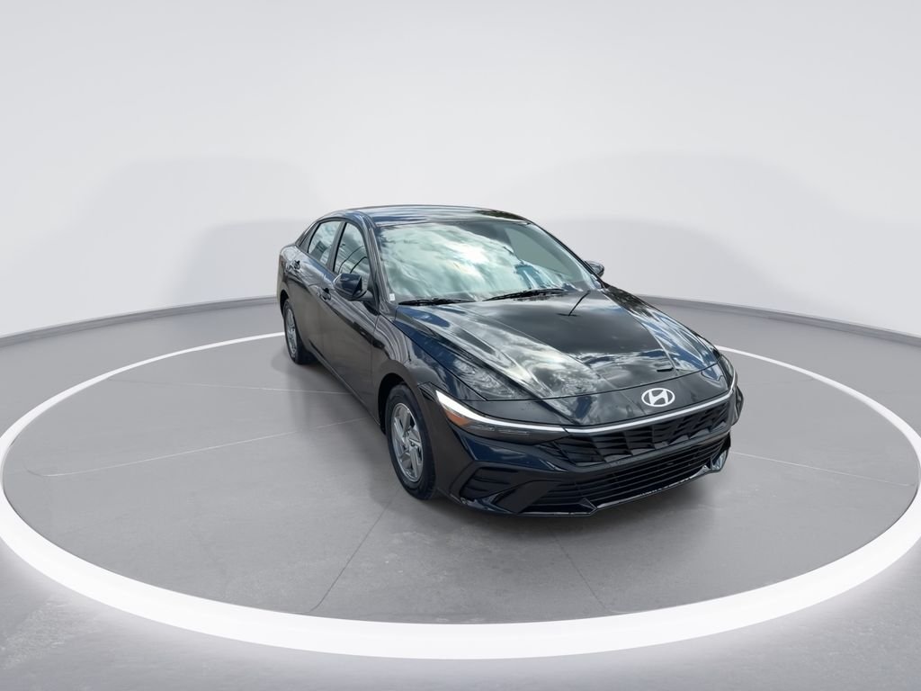 New 2026 Black Hyundai SE image 3
