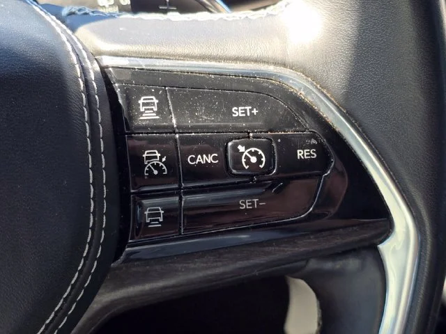 Used 2021 Baltic Gray Metallic Clearcoat Jeep Overland image 22