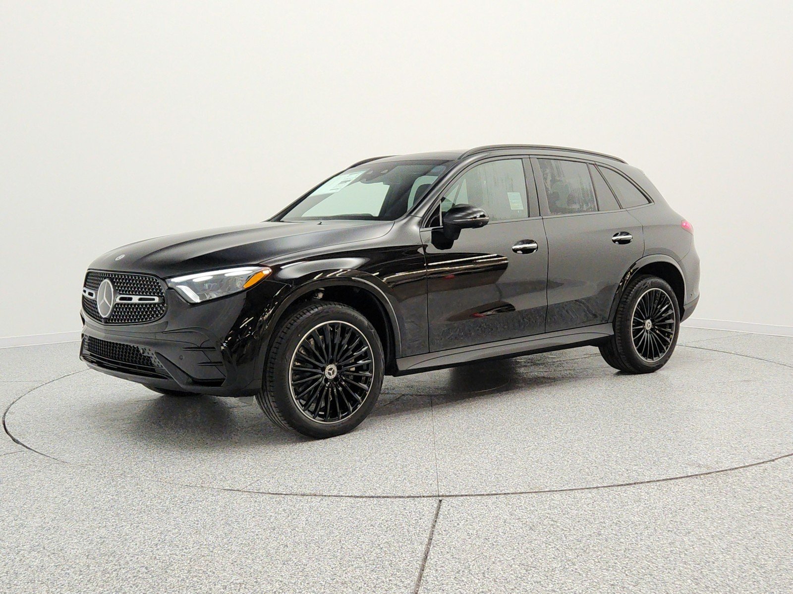2026 Mercedes-Benz GLC GLC 300's photo