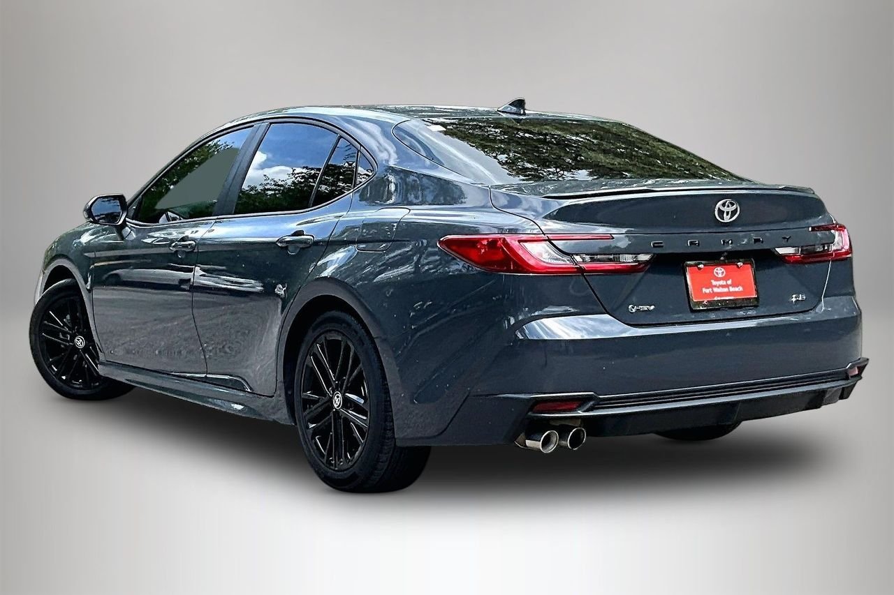 Used 2025  Toyota SE image 4