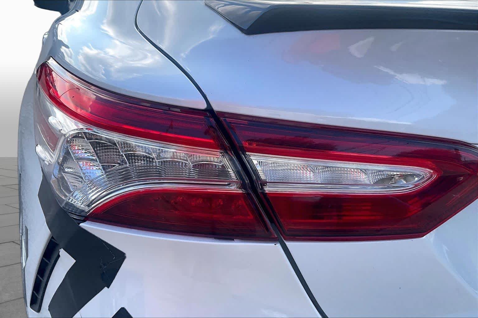 Used 2020 Wind Chill Pearl/Midnight Black Metallic Toyota XSE V6 image 26