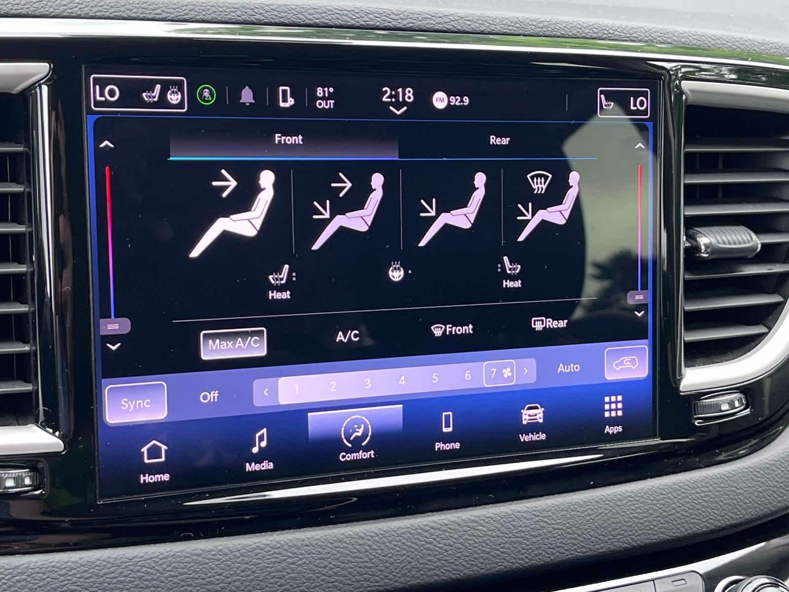 Used 2023 Blk/black Chrysler Touring L image 27