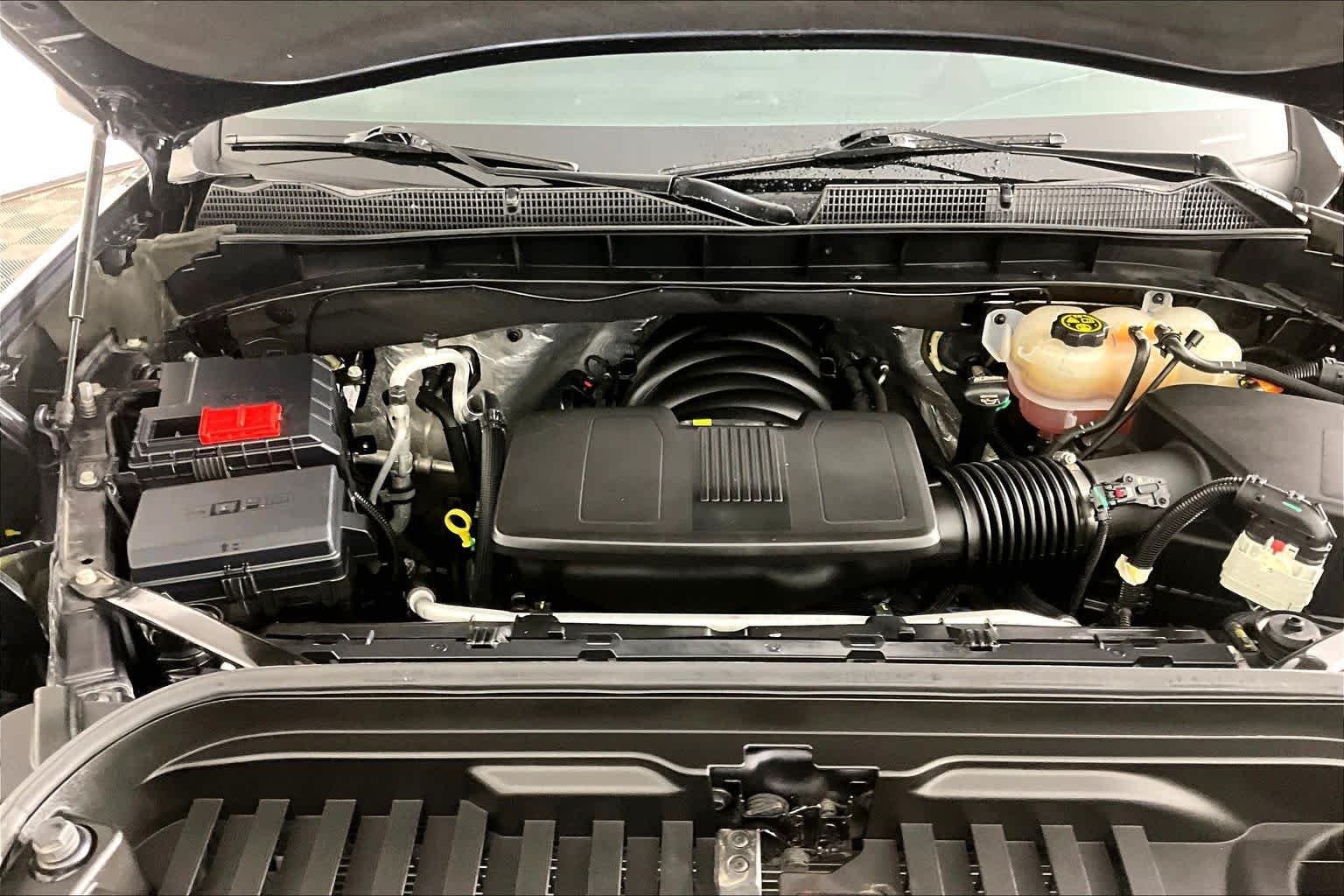 Used 2022 Titanium Rush Metallic GMC AT4X image 31